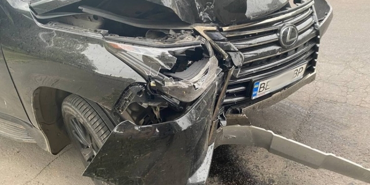 В Николаеве автомобиль депутата облсовета Кормышкина попал в ДТП