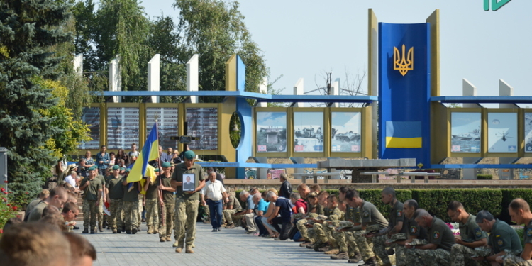 Николаев попрощался с погибшим на Донбассе 21-летним Юрием Михайловым (ФОТО, ВИДЕО)