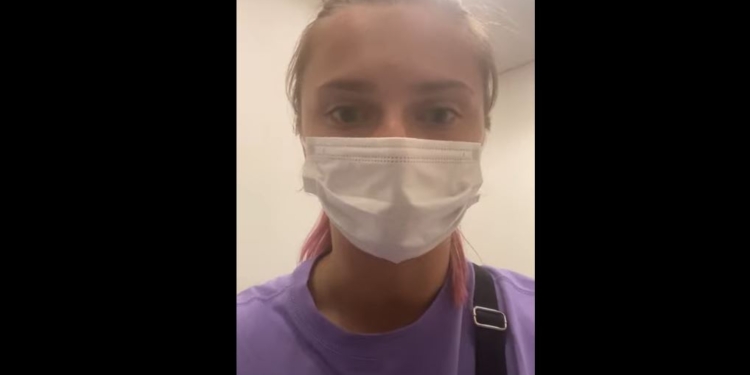 Скандал на Олимпиаде. Белорусскую спортсменку хотят силой вернуть на родину, она будет просить убежища в Европе (ФОТО, ВИДЕО)