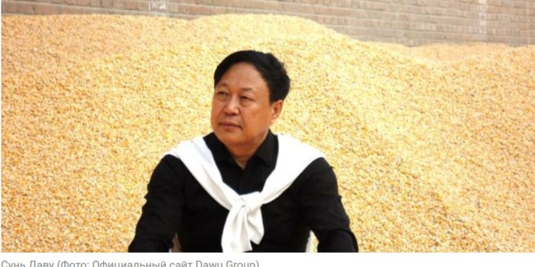 В Китае приговорили к 18 годам миллиардера, который построил город для своих сотрудников – с бесплатной медициной и образованием