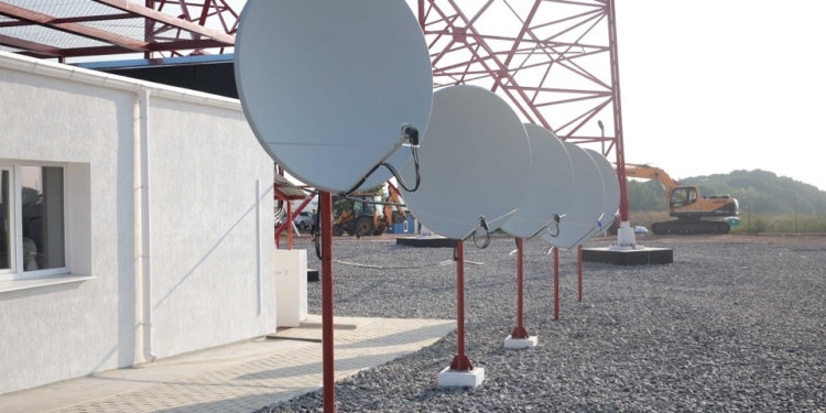 Украина начала трансляцию радио и ТВ-программ на оккупированные части Донецкой и Луганской областей (ФОТО)