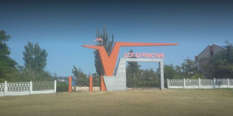 На Херсонщине в детском лагере на танцах девочка упала в обморок и умерла