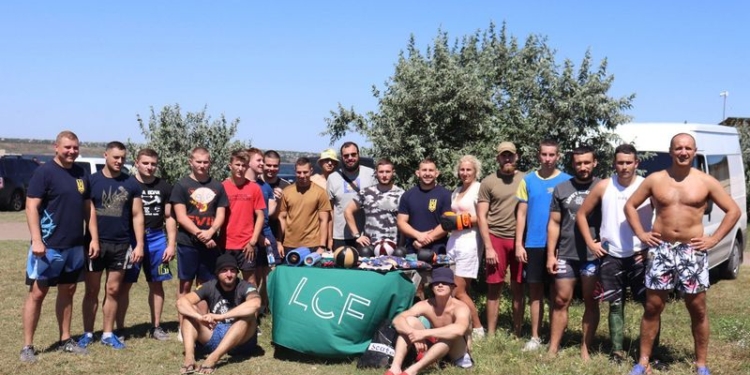 “Место силы – Тилигул”: на Николаевщине общественники и Чиловую косу убрали, и провели тренировку по боксу и эко-заплыв (ФОТО)