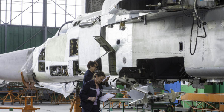 Коллектив Николаевского авиаремонтного  завода просит Зеленского не допустить назначения нового-старого директора