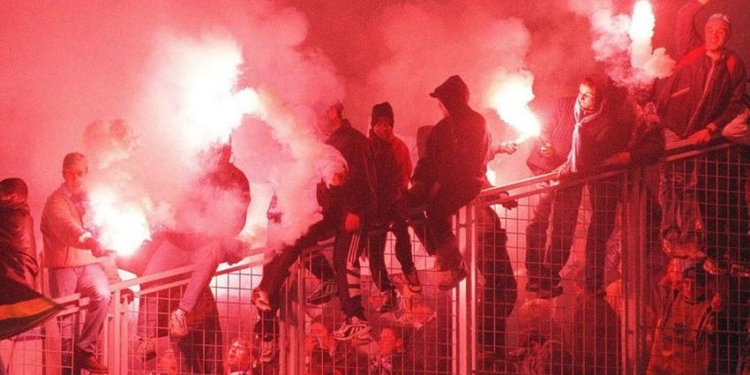 УАФ оштрафовала МФК “Николаев” за файера ультрас