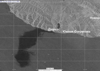 В РФ попытались скрыть разлив нефти в Черном море, занизив масштаб загрязнения в 400 раз
