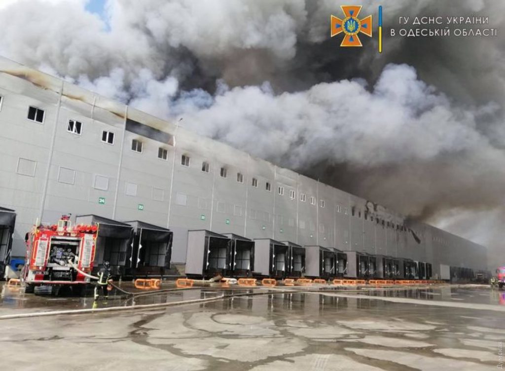 В АТБ заявили, что это не их склад сгорел в Одесской области 1
