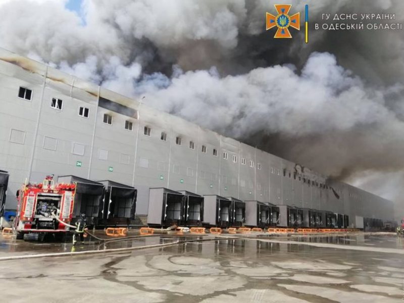В АТБ заявили, что это не их склад сгорел в Одесской области