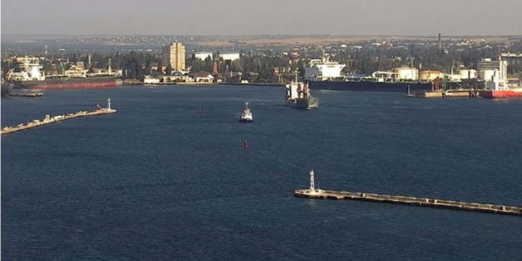 Против сезонного дефицита. Одесский порт до конца  августа обработает 5 танкеров с сырой нефтью, 2 – с бензином, 2 газовоза и 1 – с дизтопливом