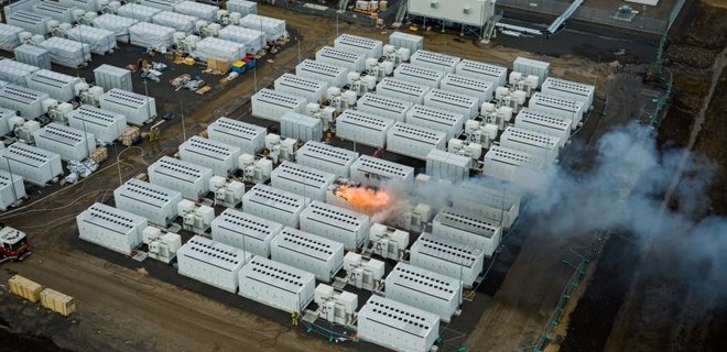 В Австралии 4 дня не могли потушить горевшую гигантскую “батарейку” Tesla