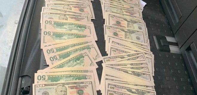 В Украину через Крым пытались переправить около $1 млн. фальшивых долларов (ФОТО)