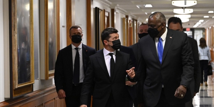 “Наша стратегия – это тактика”. Зеленский в США попросил $15 млрд. на флот – “не в подарок”