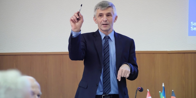 Это будет большим потрясением для нации – ученый о предложении Данилова о переходе с кириллицы на латиницу