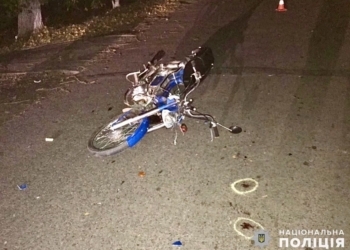 На Николаевщине после ДТП с участием мотоцикла и мопеда в больнице оказались трое (ФОТО)