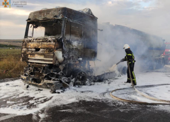 Пожары 2 авто за сутки ликвидировали николаевские спасатели
