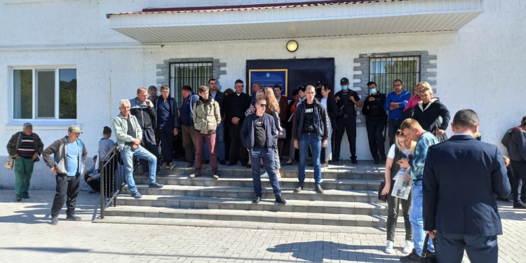 На Николаевщине трудовой коллектив ГП “Зорі над Бугом” заблокировал предприятие – недоволен сменой руководителя