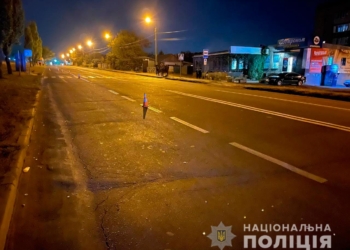 В Николаеве “Славута” сбила ребенка на переходе и скрылась. Девочка умерла по дороге в больницу (ФОТО)