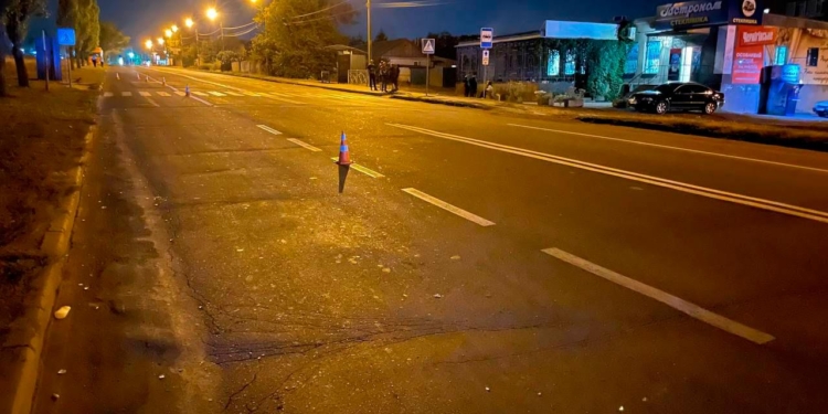 В Николаеве “Славута” сбила ребенка на переходе и скрылась. Девочка умерла по дороге в больницу (ФОТО)