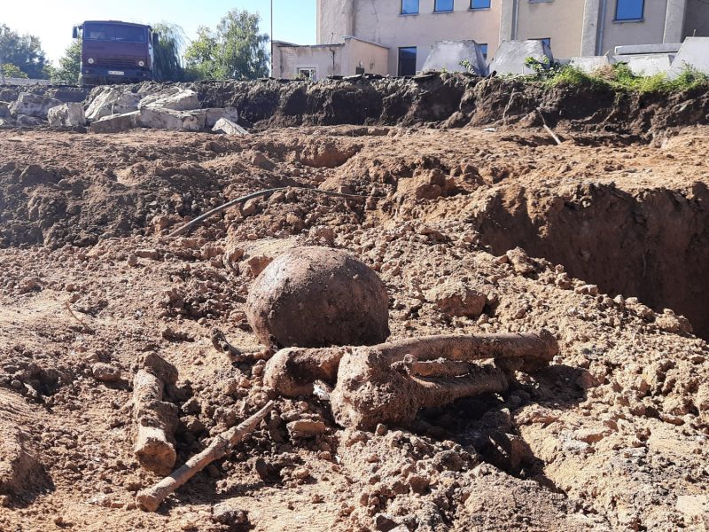 В Баштанке на месте строительства супермаркета обнаружили захоронение людей (ФОТО)