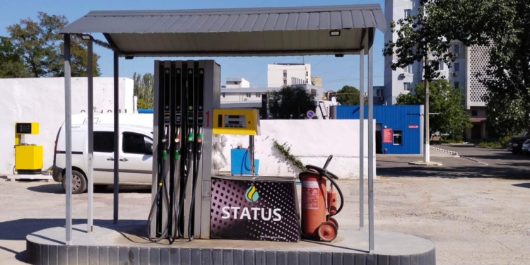 В Николаеве и Константиновке налоговики на трех АЗС сети «STATUS» изъяли товарно-материальных ценностей на 1,4 млн.грн. (ФОТО)
