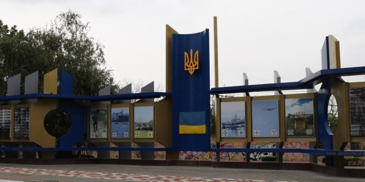 В Николаеве с мемориала в честь погибших на Донбассе украли два колокола (ФОТО)