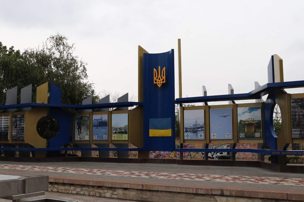 В Николаеве с мемориала в честь погибших на Донбассе украли два колокола (ФОТО)