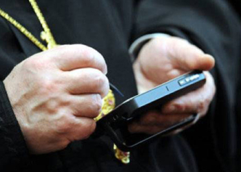 Чат со священниками и пожертвование денег, – ПЦУ запустила свое мобильное приложение