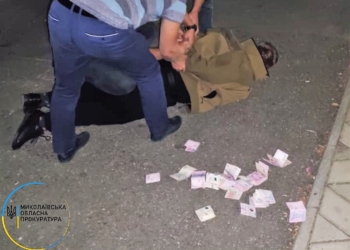 На Николаевщине задержали замначальника Баштанского райотдела полиции – требовал 12 тыс.грн. взятки от подчиненных (ФОТО)