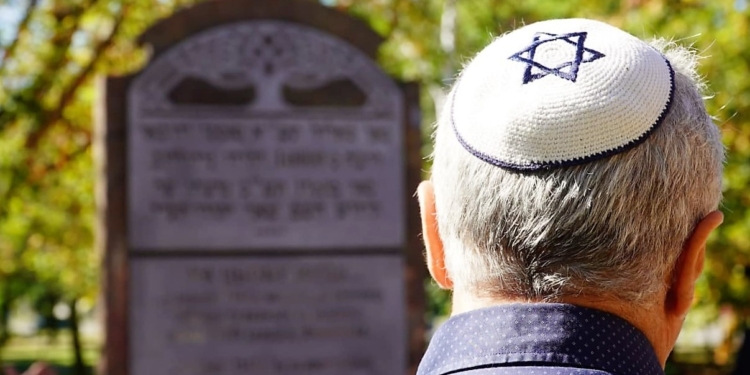 В Николаеве и Воскресенске почтили память жертв Холокоста (ФОТО)