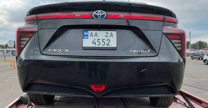 Было долго, теперь пойдет быстрее. В Украине впервые растаможили и выдали номера водородному авто (ФОТО)