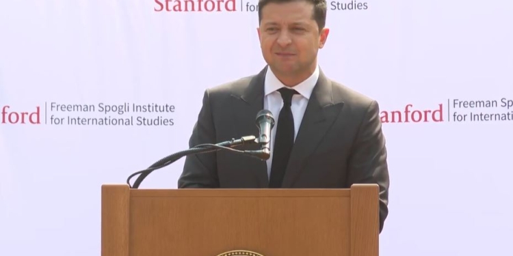 Зеленский в Стэнфорде рассказал, зачем стал президентом (ВИДЕО)