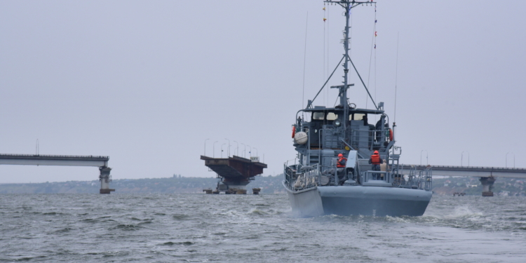 Тральщик «Геническ» после докового ремонта покинул Николаевский судостроительный завод (ФОТО)