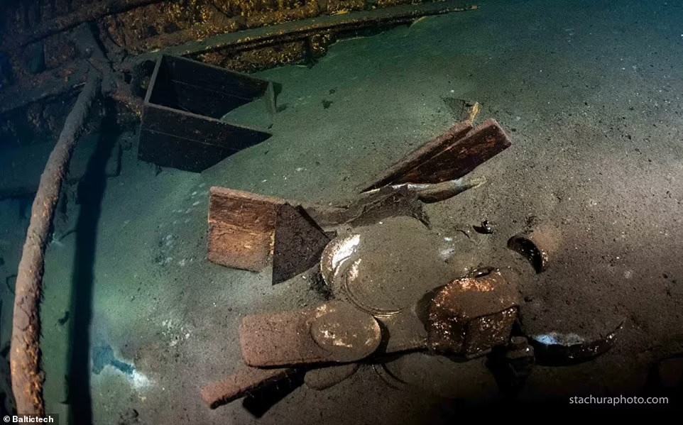 След Янтарной комнаты? Польские дайверы начинают исследование затонувшего в 1945 году немецкого корабля «Карлсруэ» (ФОТО) 13