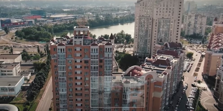 Хороший сын. Мать нардепа от Слуги народа купила недвижимости на 14,5 млн. грн. (ВИДЕО)