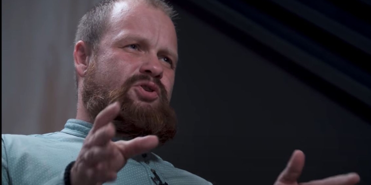 Лидер русских националистов рассказал, как ему в 2014-м предлагали везти боевиков на Донбасс и стать там «мэром» (ВИДЕО)