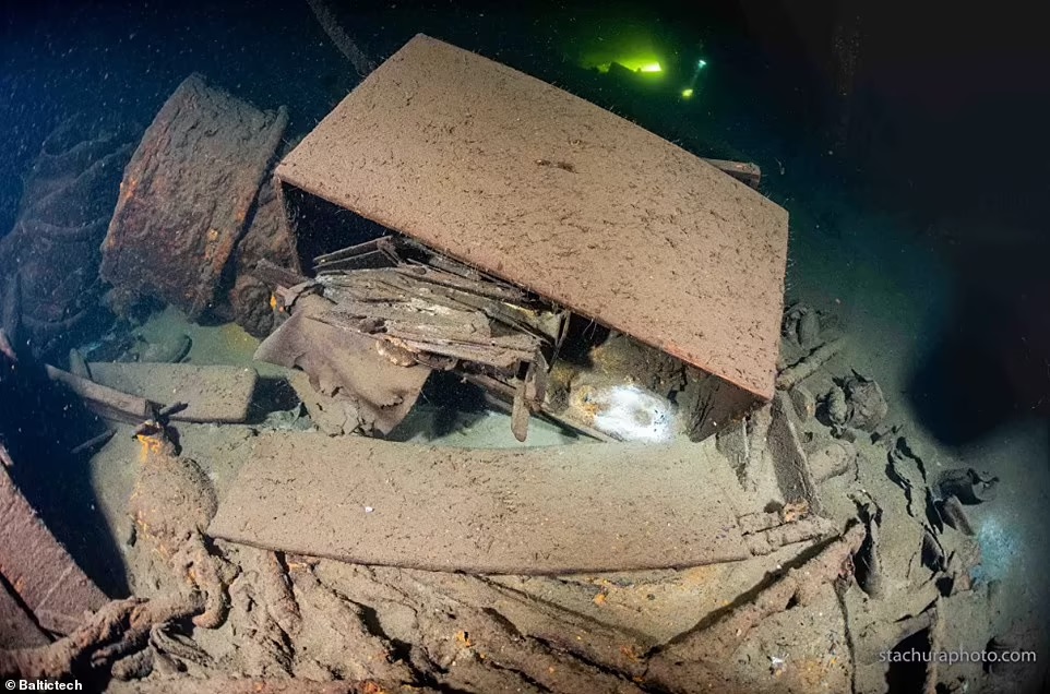 След Янтарной комнаты? Польские дайверы начинают исследование затонувшего в 1945 году немецкого корабля «Карлсруэ» (ФОТО) 15