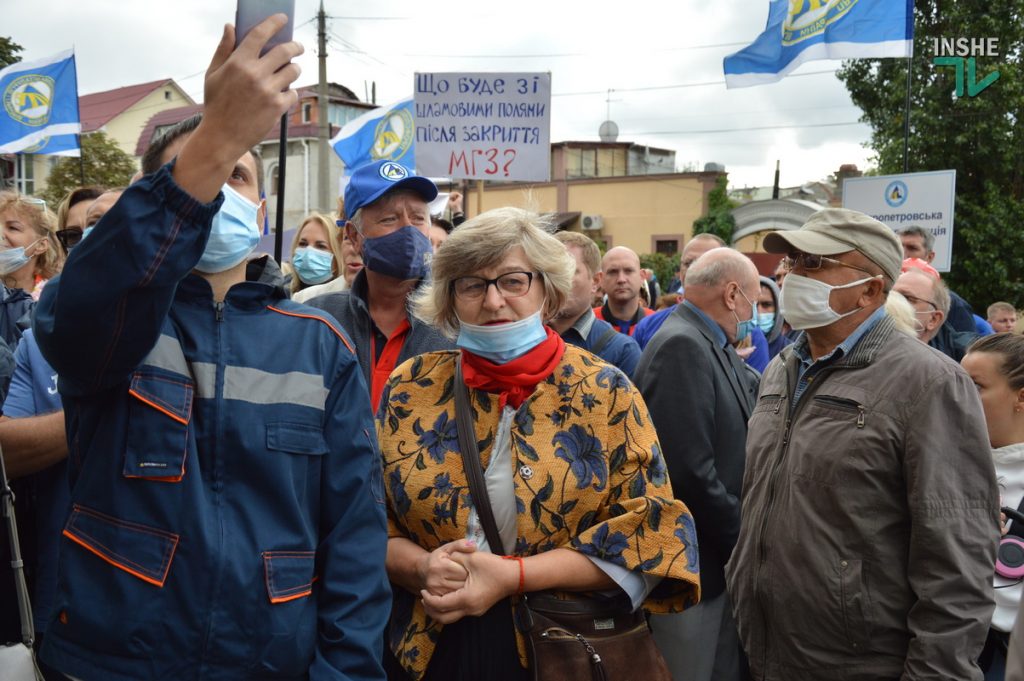 В Николаеве у суда конфликтовали работники НГЗ и активисты "Стоп шлама" (ФОТО и ВИДЕО) 16