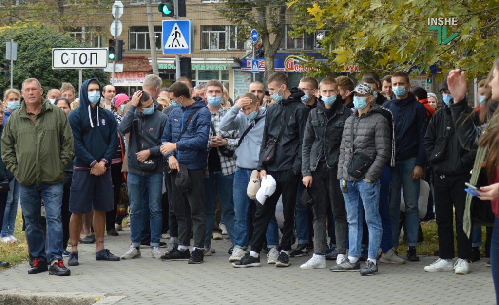 В Николаеве у суда конфликтовали работники НГЗ и активисты "Стоп шлама" (ФОТО и ВИДЕО) 18