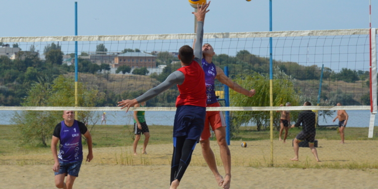 В Николаев стартовал турнир по пляжному волейболу памяти Владимира Чайки (ФОТО и ВИДЕО)