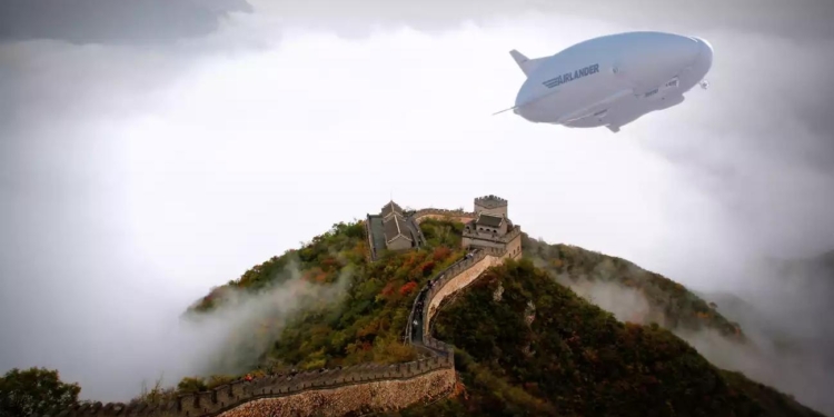 На Северный полюс – с комфортом. Гигантский дирижабль с туристами к полету готов (ФОТО)