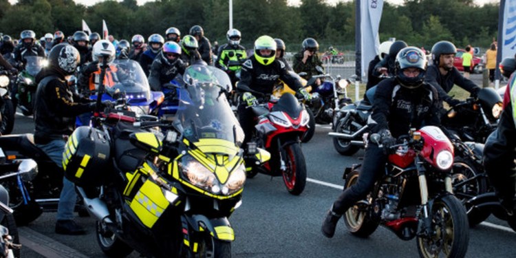 Пережившая травлю в школе девочка-инвалид нашла необычный способ поставить обидчиков на место