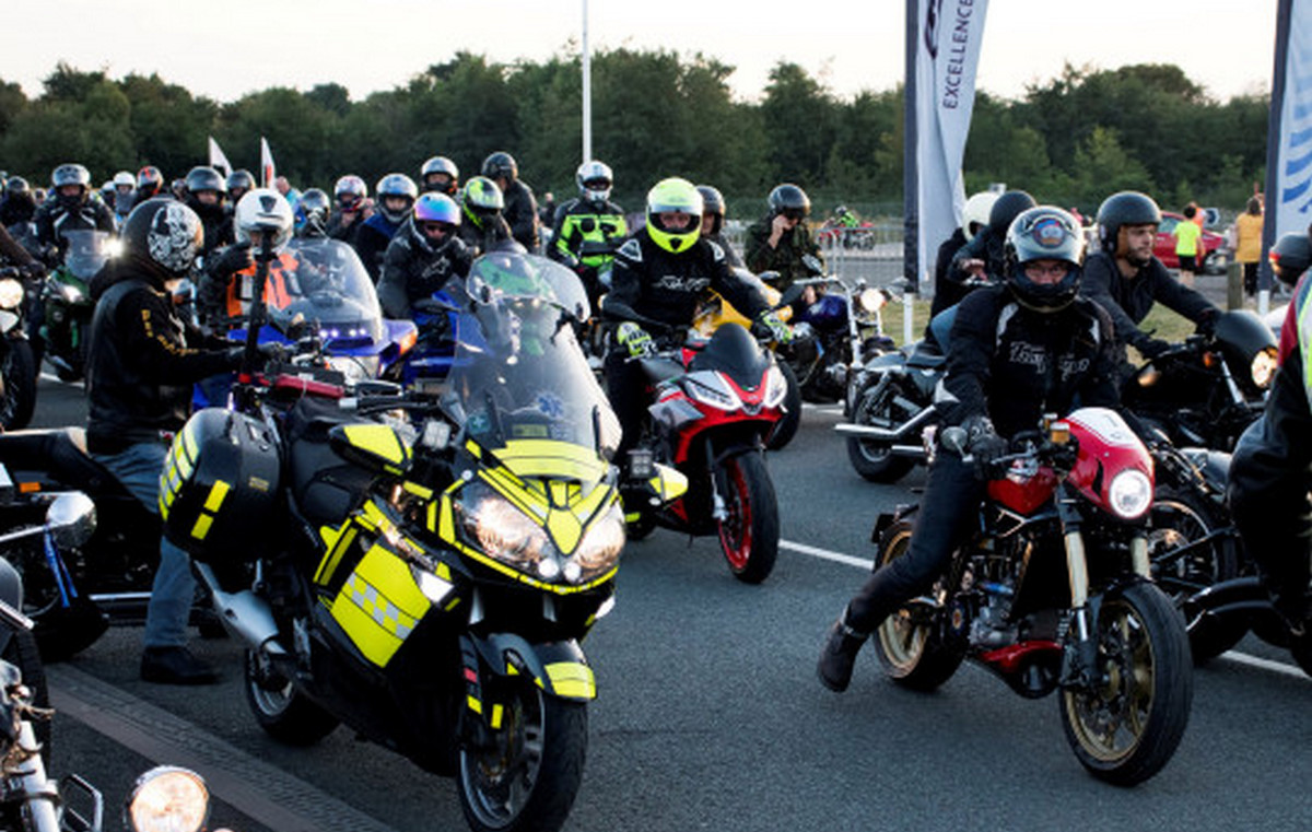 Пережившая травлю в школе девочка-инвалид нашла необычный способ поставить обидчиков на место