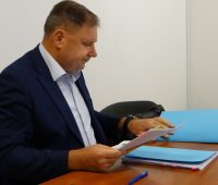 «Вы не уважаете депутатов» — Чайка обвинил Иванова в специальном наполнении повестки дня депутатской комиссии «ерундовыми» вопросами (ВИДЕО)