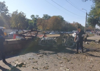 Теракт в  Днепре: взорван автомобиль, погибли два человека (ВИДЕО)