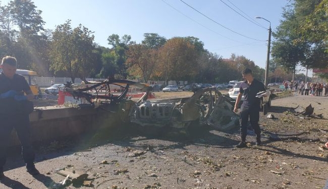 Теракт в  Днепре: взорван автомобиль, погибли два человека (ВИДЕО)