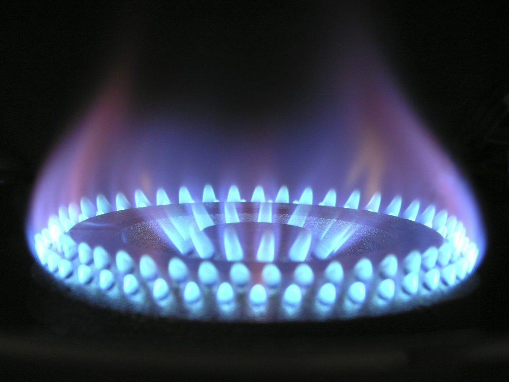 ЕС может ограничить цены на газ на случай перебоев поставок из России, - Bloomberg 1