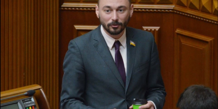 Украли “холодный кошелек”. «Слуга» Дмитрий Гурин потерял 22 млн. грн. в биткоинах