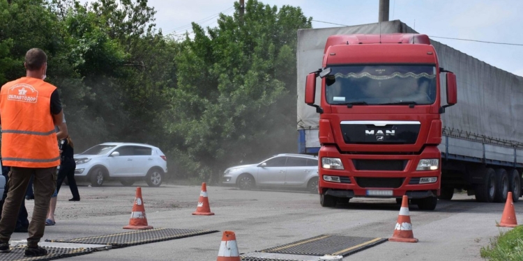 О политической воле, черных списках и контроле водительских чатов, – в Николаевской ОГА провели совещание перед введением новых штрафов за перегруз (ВИДЕО)