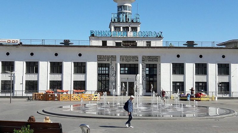Киевский речвокзал станет американским университетом. А наш уже не станет