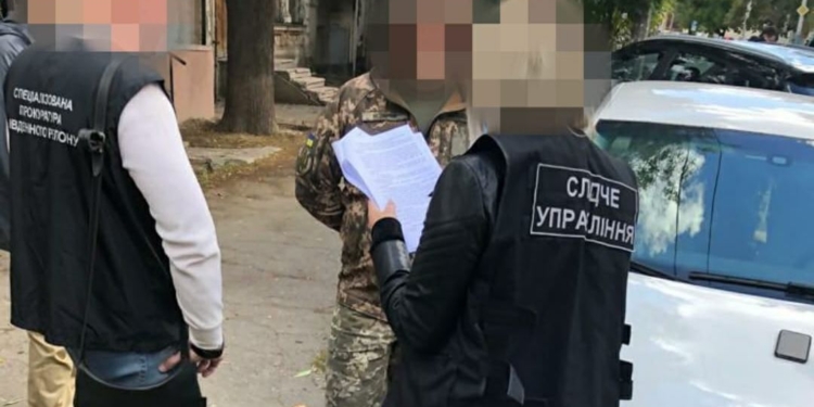 На Николаевщине начальник склада ракетно-артиллерийского вооружения систематически воровал и продавал патроны, гранаты и гранатометы. Он задержан (ФОТО)